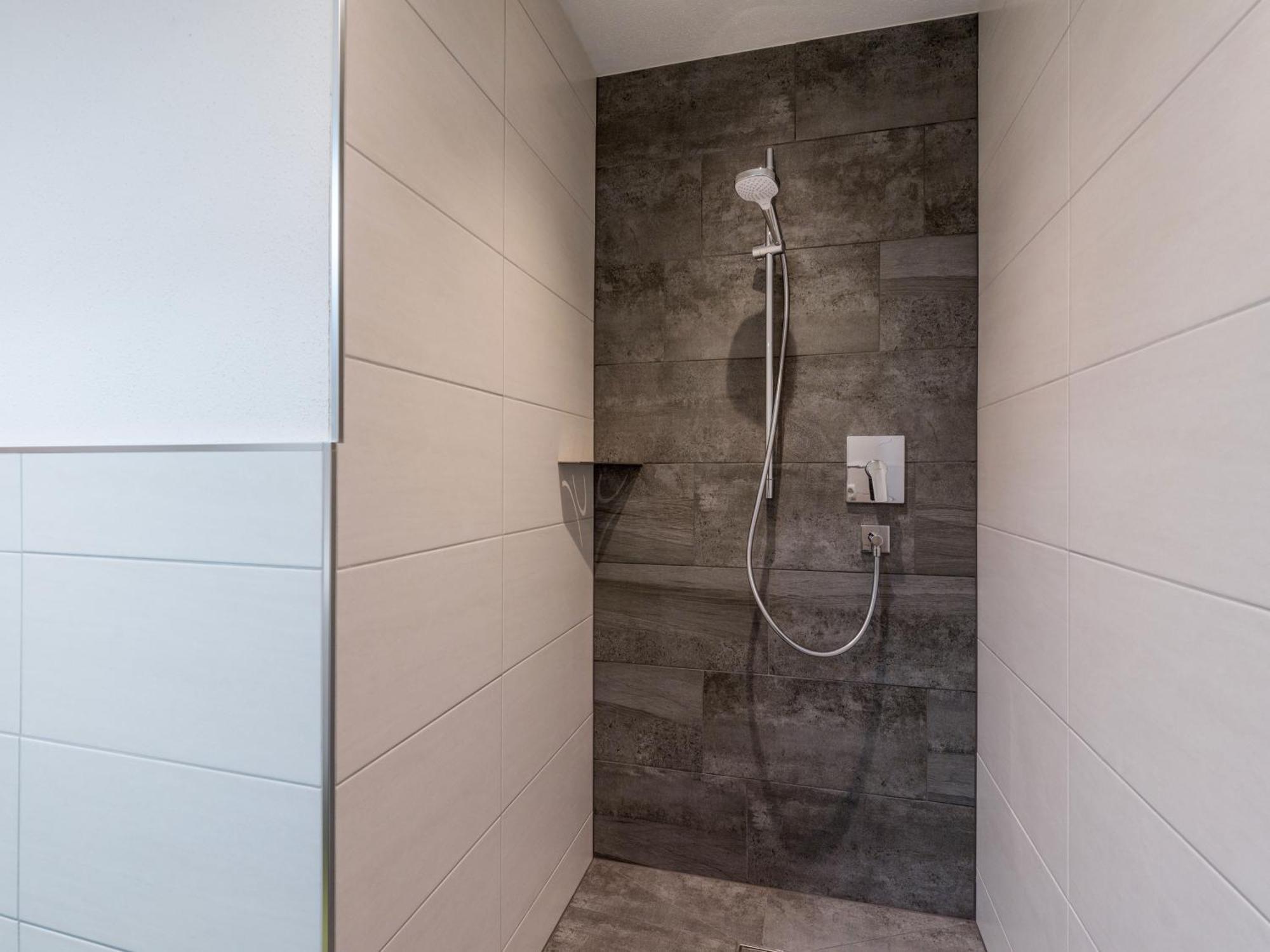 Lodge Schoenfeld Шліттерс Номер фото
